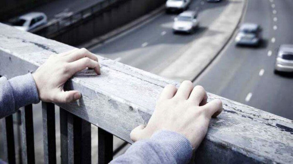 پیشگیری از خودکشی نیازمند رویکردی جامع و حمایت ‌روانی از افراد در معرض خطر است