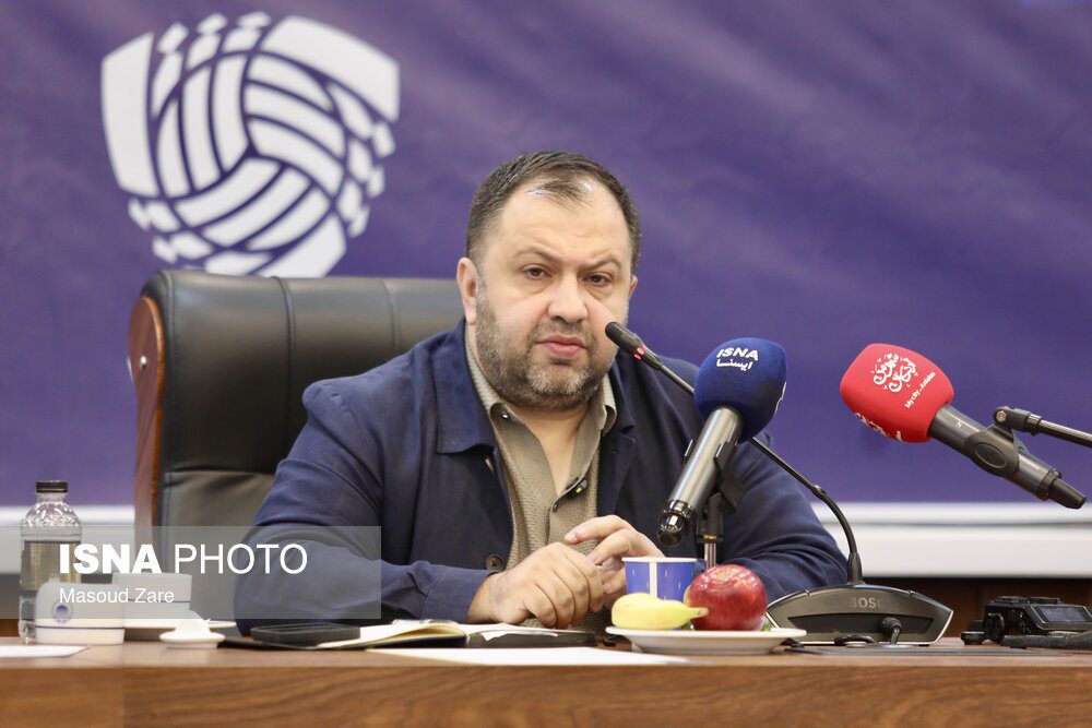 مدیرعامل باشگاه چادرملو: خودمان هم در یزد میهمان هستیم/امیدوارم چمن نصیری خراب نشود