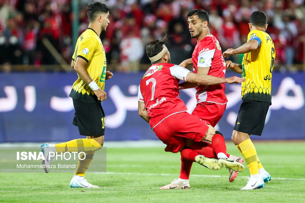 دیدار پرسپولیس و سپاهان در اکباتان 