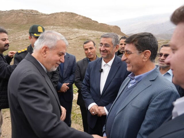 وزیر میراثفرهنگی وارد شهرستان پلدختر شد وزیر میراثفرهنگی وارد شهرستان پلدختر شد